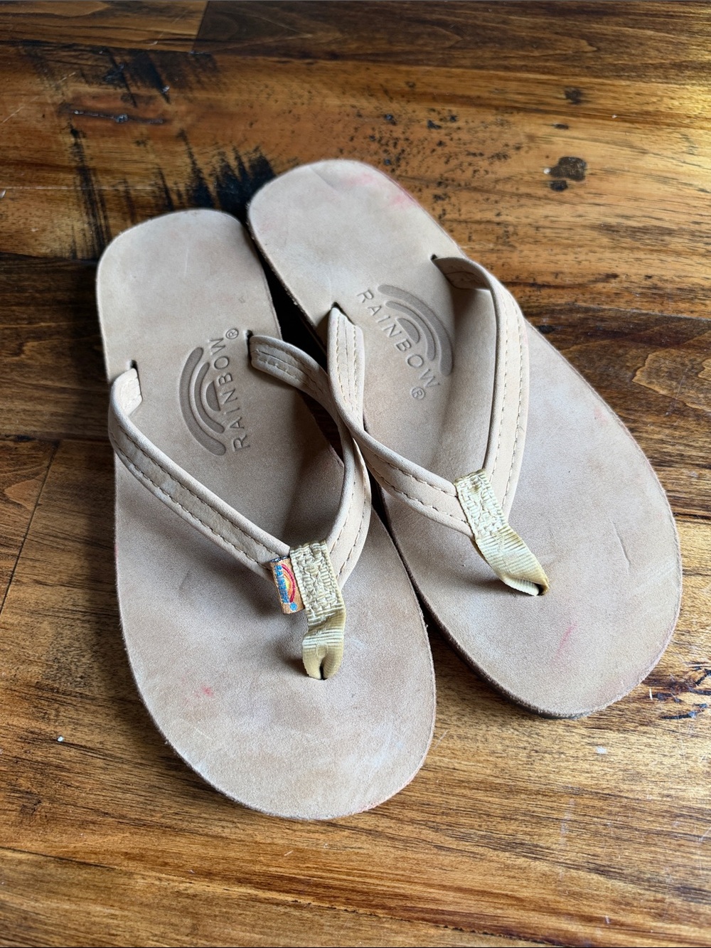 Rainbow Like New Tan Sz S 5.5-6.5 Flip Flop Sandals